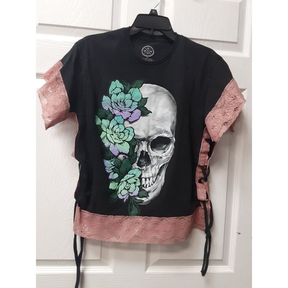 DOM T-Shirt Black With Skull & Flowers With Lace Trim Size M